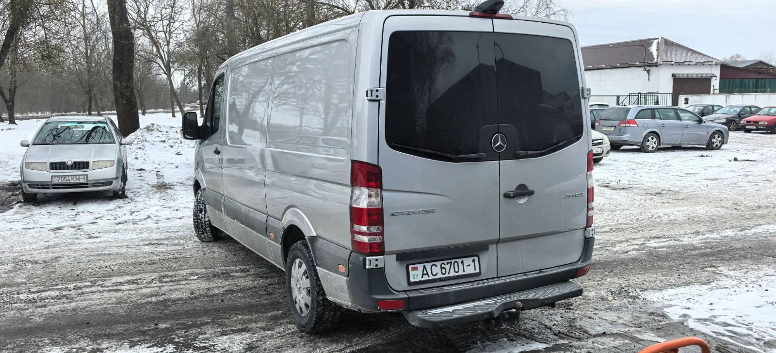Грузовой Mercedes-Benz Sprinter для грузоперевозок в Пинске